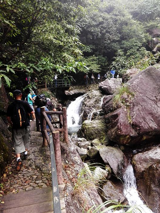 户外联盟 旅游 【野草】一元钱门票游了黄岩布袋山景区  [复制] 阅读