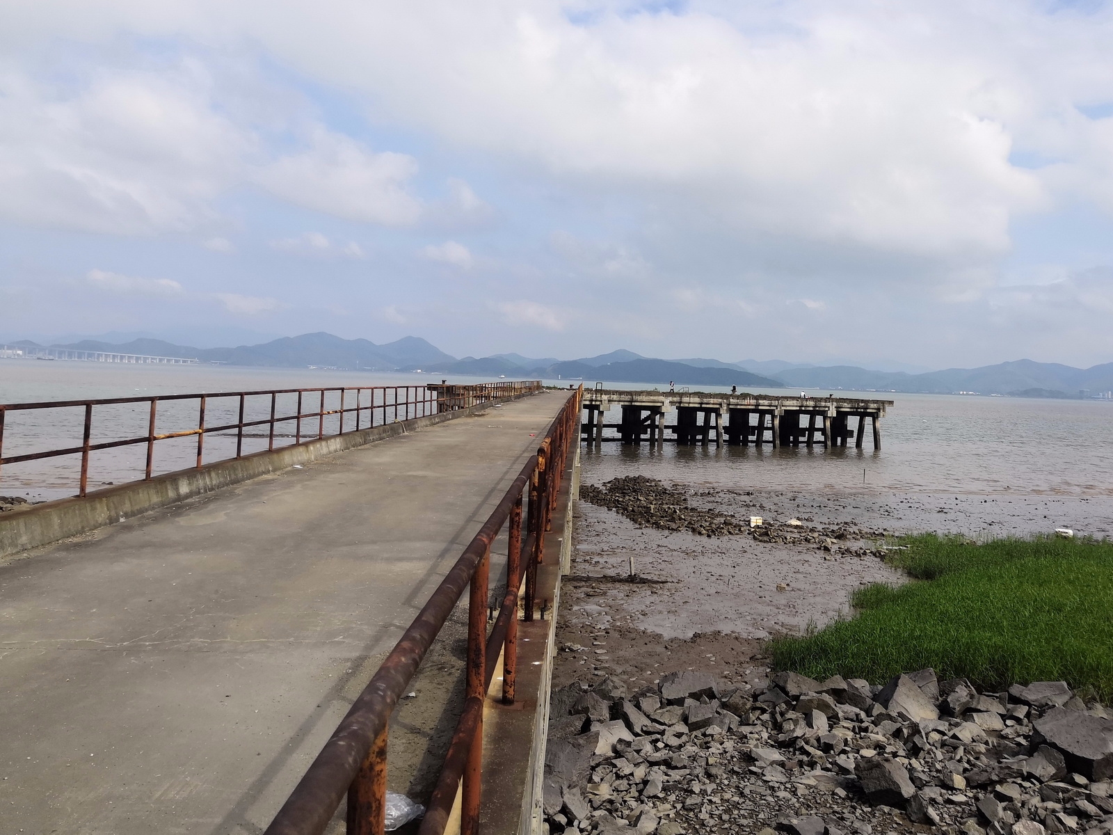 探索咸祥之美:海边花海,沙滩