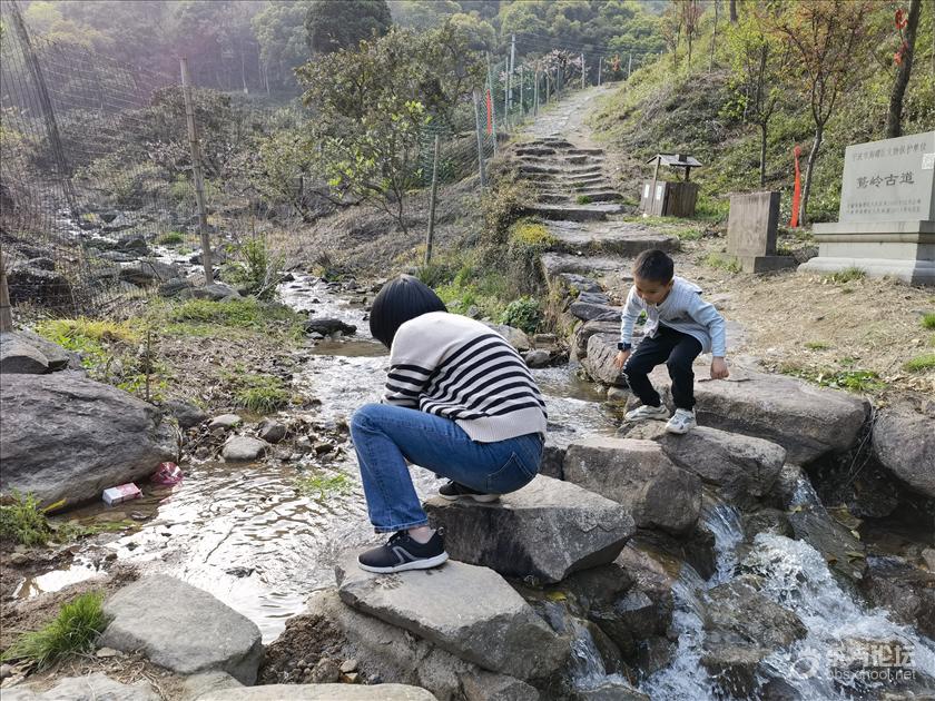 户外徒步龙鹫古道复制