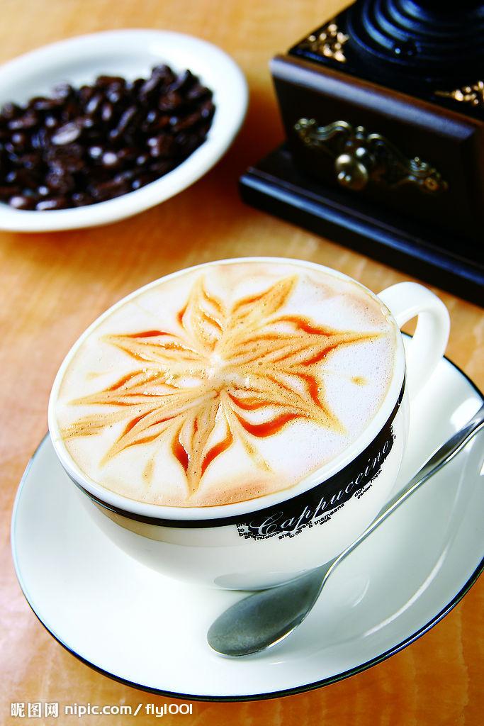 &nbsp;&nbsp;&nbsp;&nbsp;是她带我喝第一杯caramel macchiato,也是她