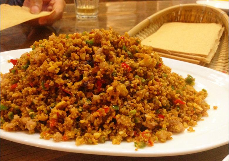 主食:勾魂媳妇儿(豆渣)32元.又是一道大分量菜.