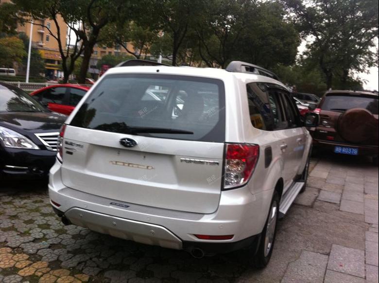 斯巴鲁森林人2.5at 白色,可按揭,首付仅三成爱车开回家. [复制]