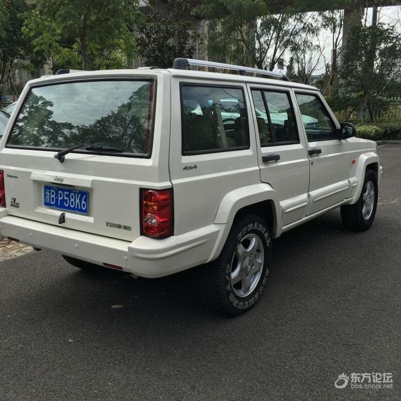 吉普切诺基2700四驱 白色 个人车 喜欢别错过 可按揭 4.