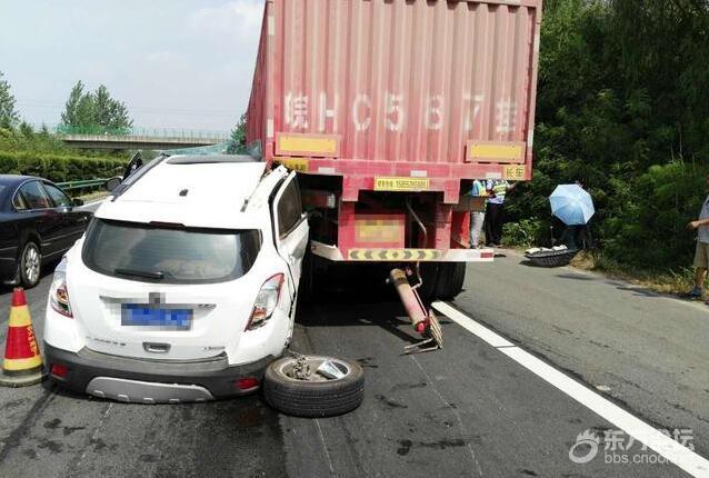 大货车在“马路杀手”排行榜中倒数,至尊让人“又怕又恨”!