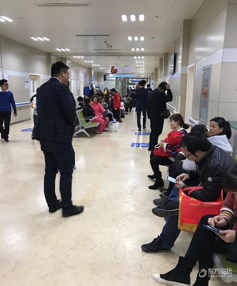 鲜明对比!夜间儿科,为何都去挤妇儿