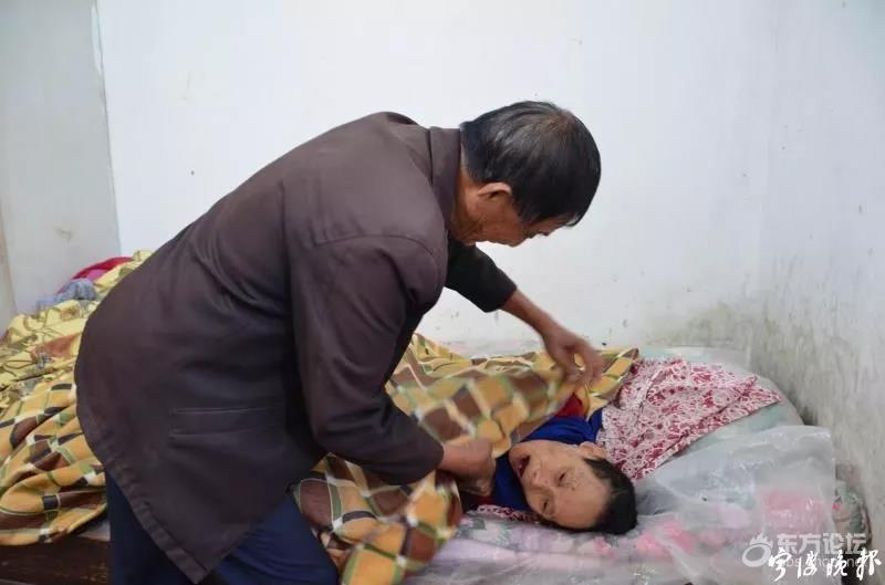 泪崩!宁波男子照顾生病妻子15年!亲戚劝他准备后事,他却一次次…