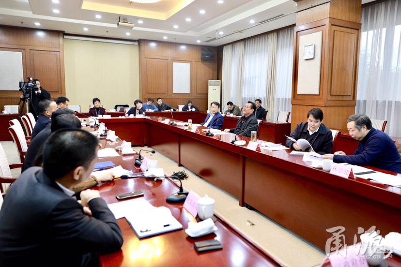 市政府领导召开座谈会,征求各方对政府工作报告的意见