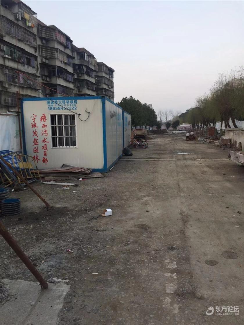 石碶这个工程完美诠释了“脏乱差”!钢筋都露外面