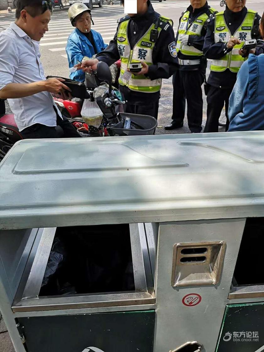 突然想到个问题,开电动车,戴电行车头盔,OK吗?