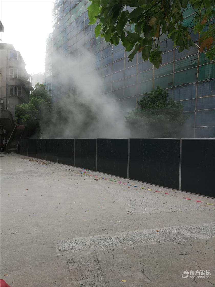 道路拓宽到处是灰尘,一片乌烟障气,为啥没人管?