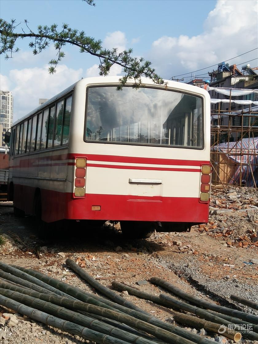 先睹为快!奉化区府旁来了个剧照,瞬间回到80年代。