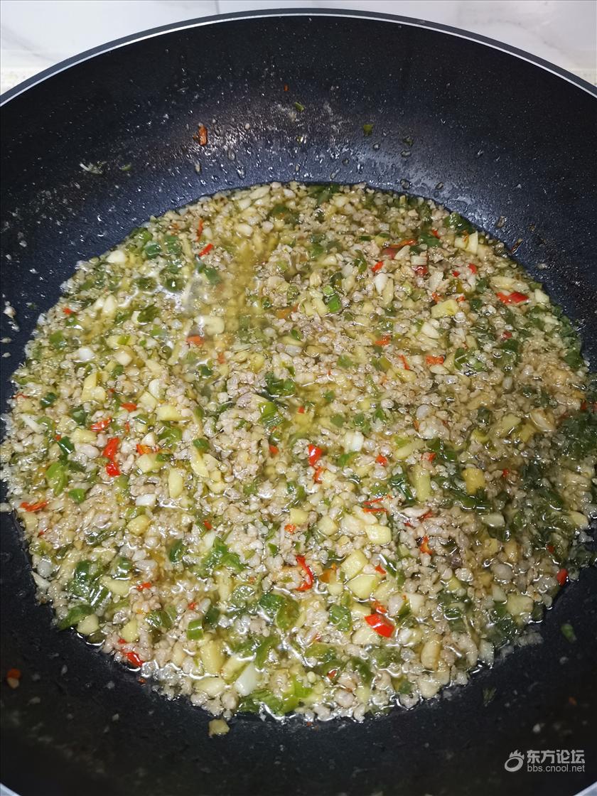自制肉糜酱料拌面吃,没想到又鲜又香,很快就吃完了