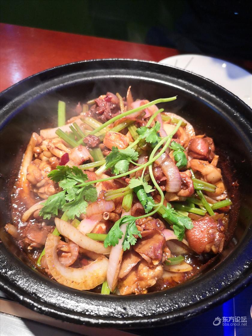 又不想做饭:这家重庆鸡公煲名气大,味道还可以