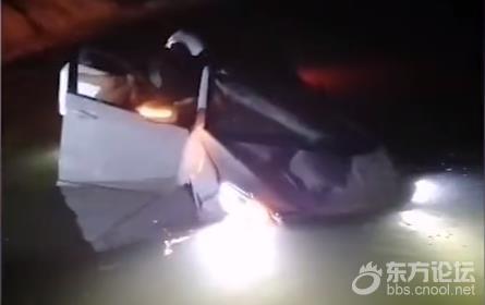 重庆一浙江牌私家车坠河4人身亡 ,救援队:尸体均为成年人