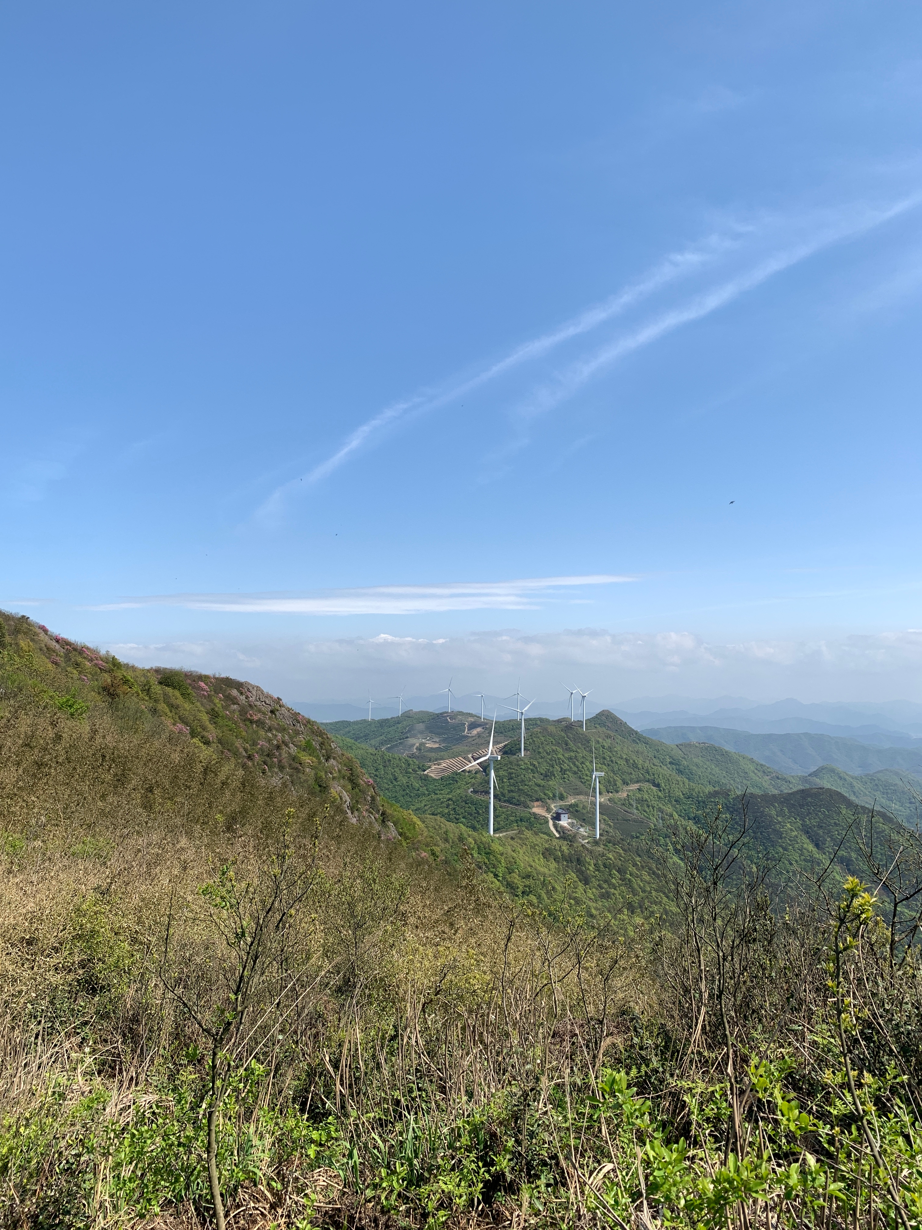 白巖山頂觀最美風車公路