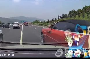 绍兴一女子高速上为避开奔驰追尾劳斯莱斯,同行人曾提醒慢一点
