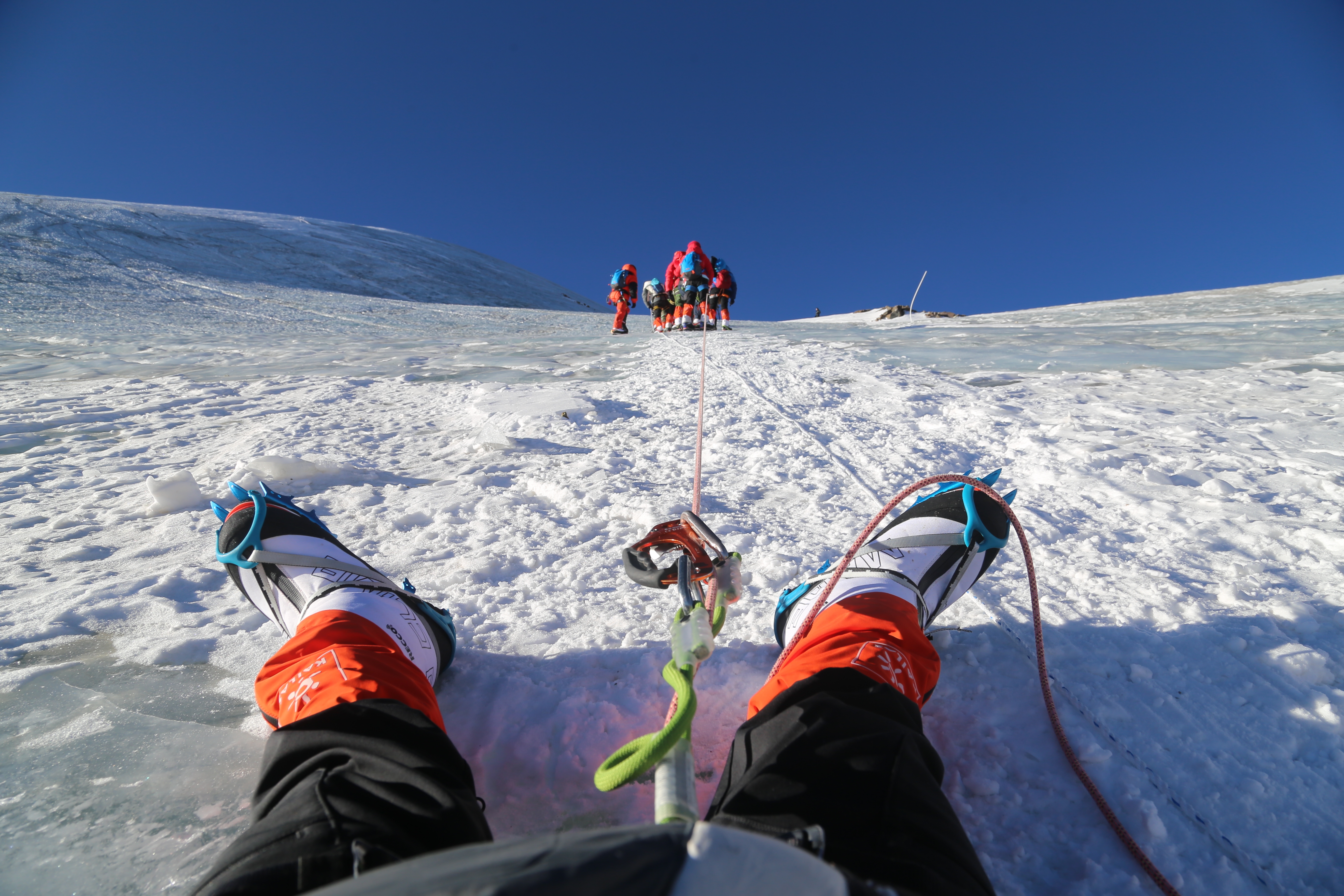 登顶人生第一座六千级雪山终极目标珠峰