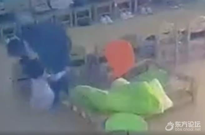 网曝大连一幼师用牙签扎伤多名幼儿 警方通报:已刑拘