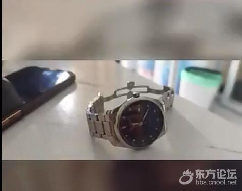 夫妻高铁站吵架扔掉2万浪琴 回头找时不见了...