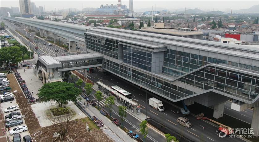 从小区门口到地铁站,宁波微公交开通