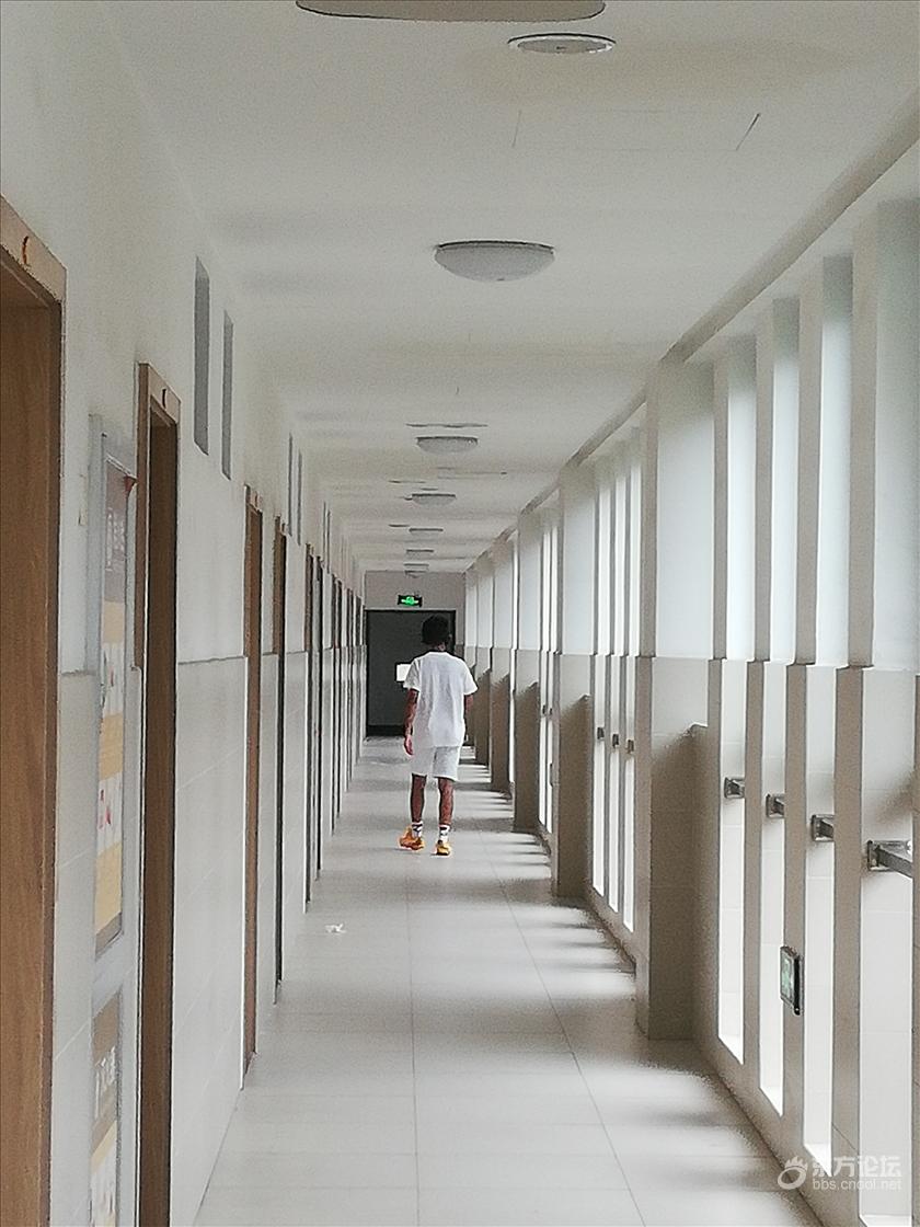 鄞州中学的雨水也不小