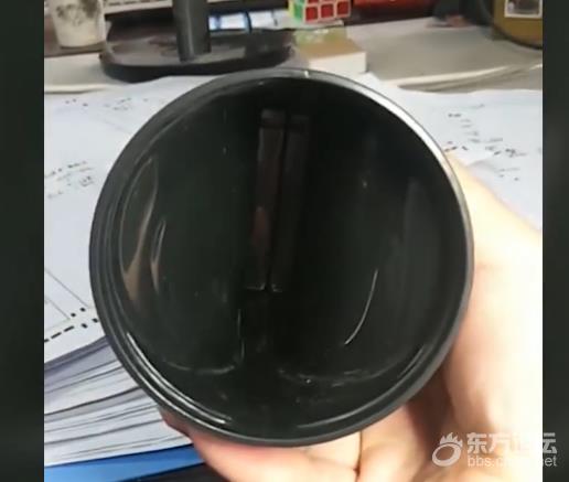学生新型藏手机神器出现 保温杯内藏玄机
